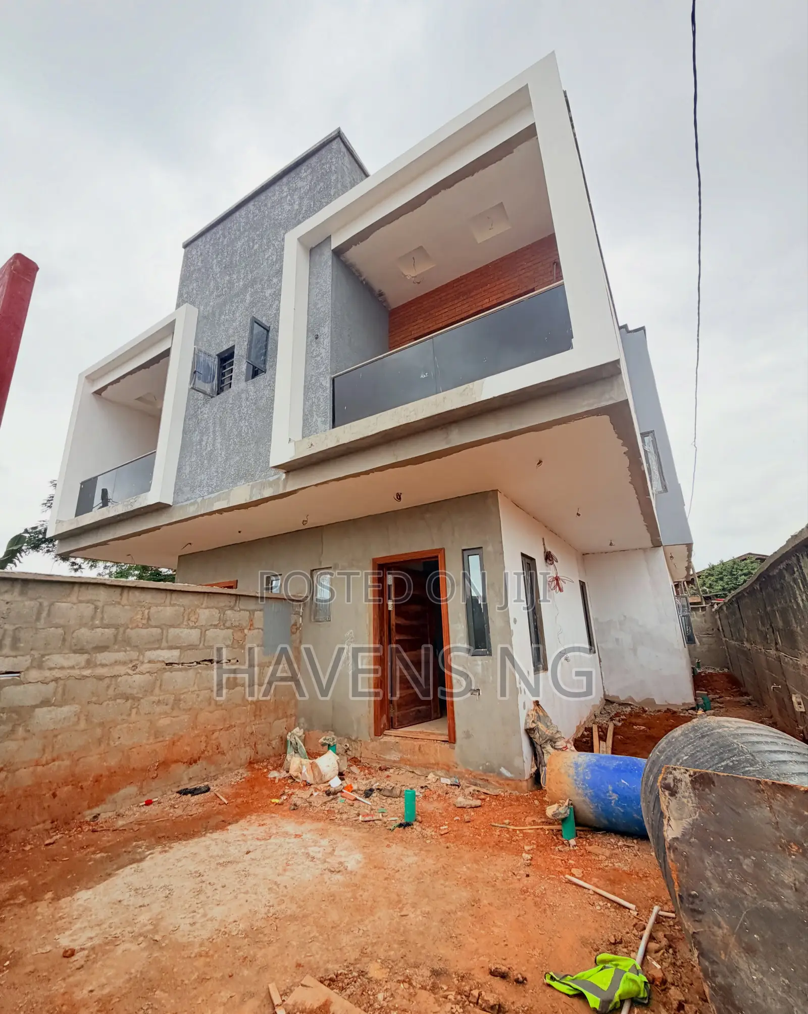 3bdrm Duplex in Fagge for sale