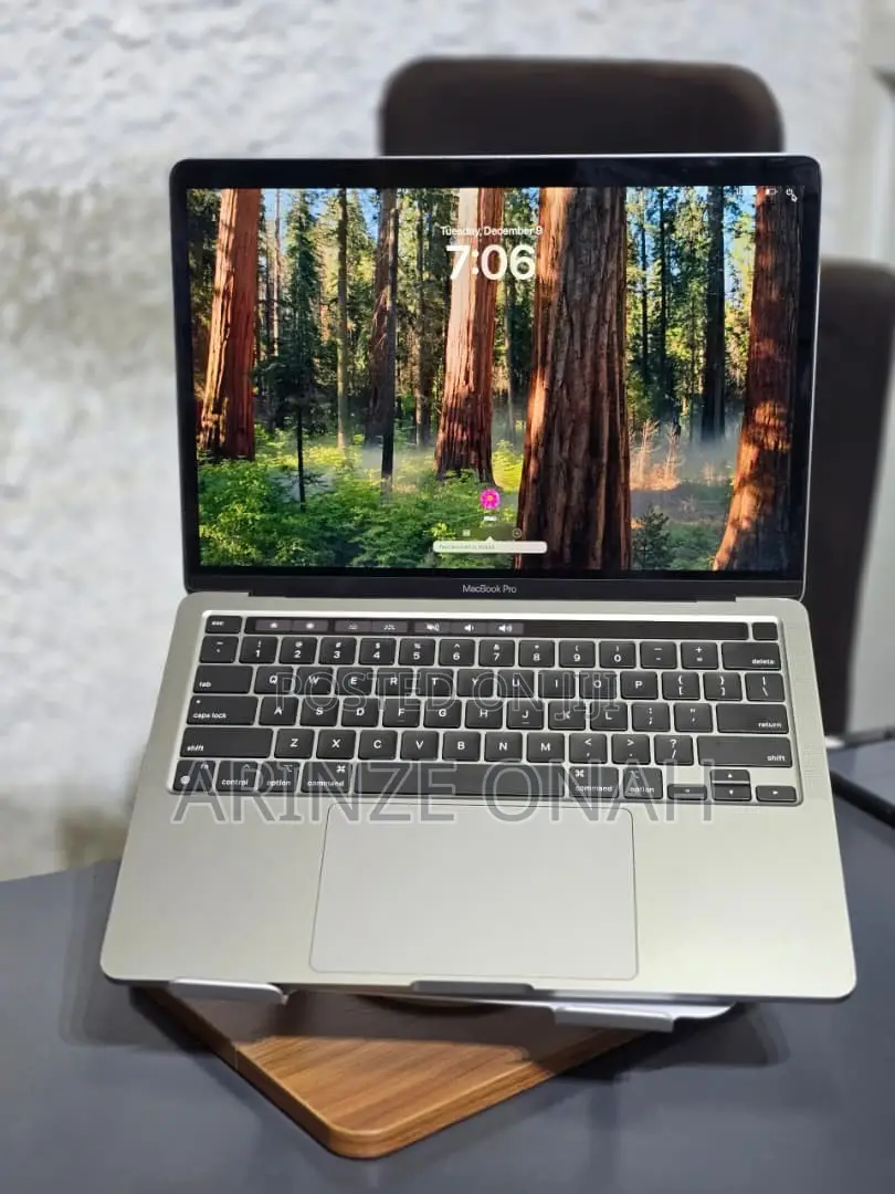 Laptop Apple MacBook Pro 2020 8GB Apple M1 SSD 512GB