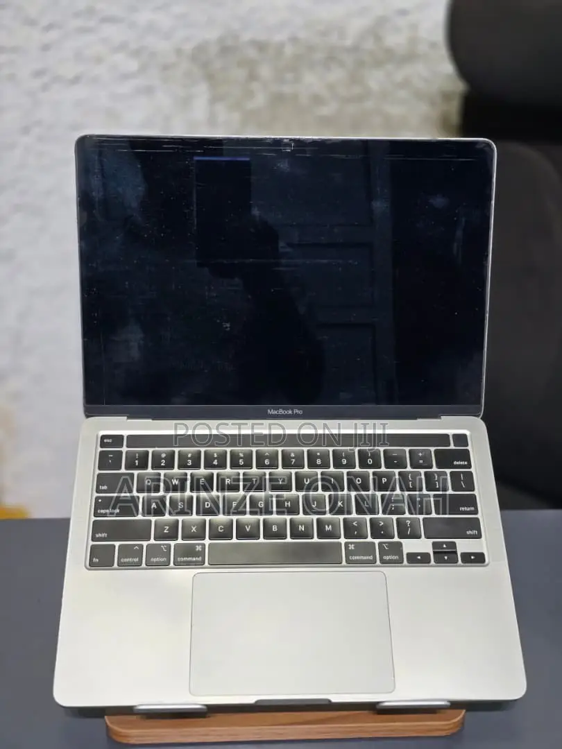 Laptop Apple MacBook Pro 2020 8GB Apple M1 SSD 512GB