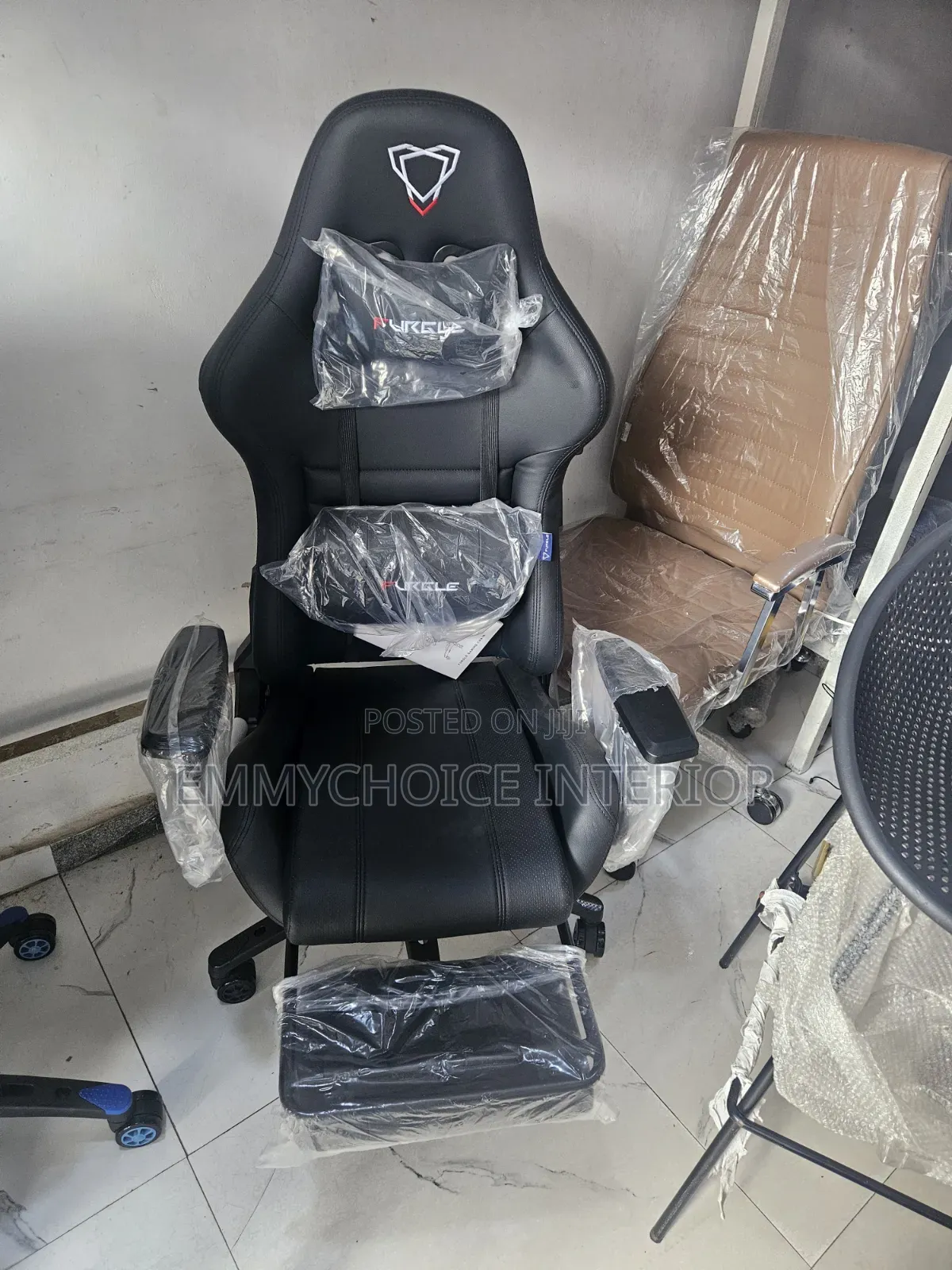 Executive Modern Gaming Chair With Lumber Support and Leg Relaxing