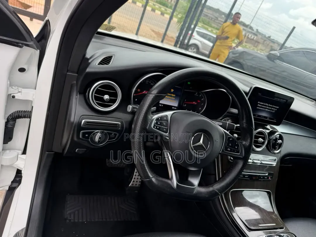 Mercedes-Benz GLC-Class 2019 White