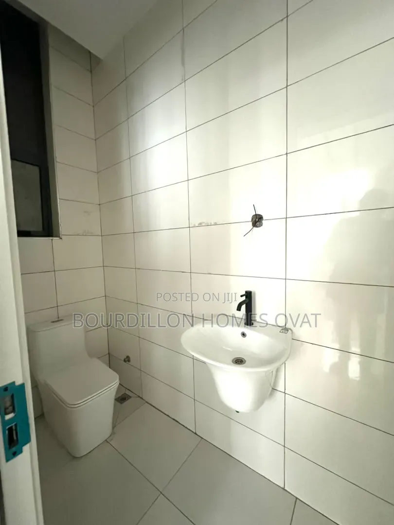 2bdrm Apartment in Lekki Phase 1 Lagos for sale