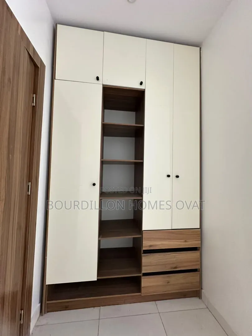 1bdrm Apartment in Lekki Phase 1 Lagos for sale