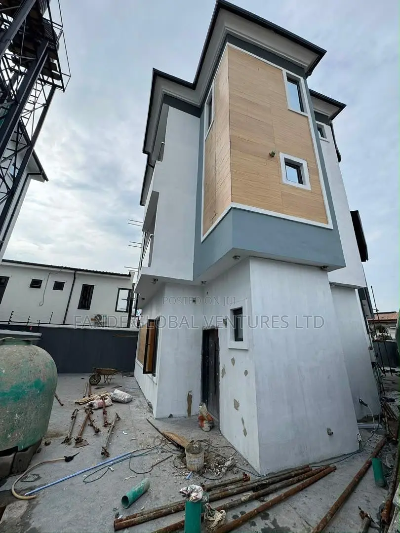 4bdrm Duplex in Gbagada for sale