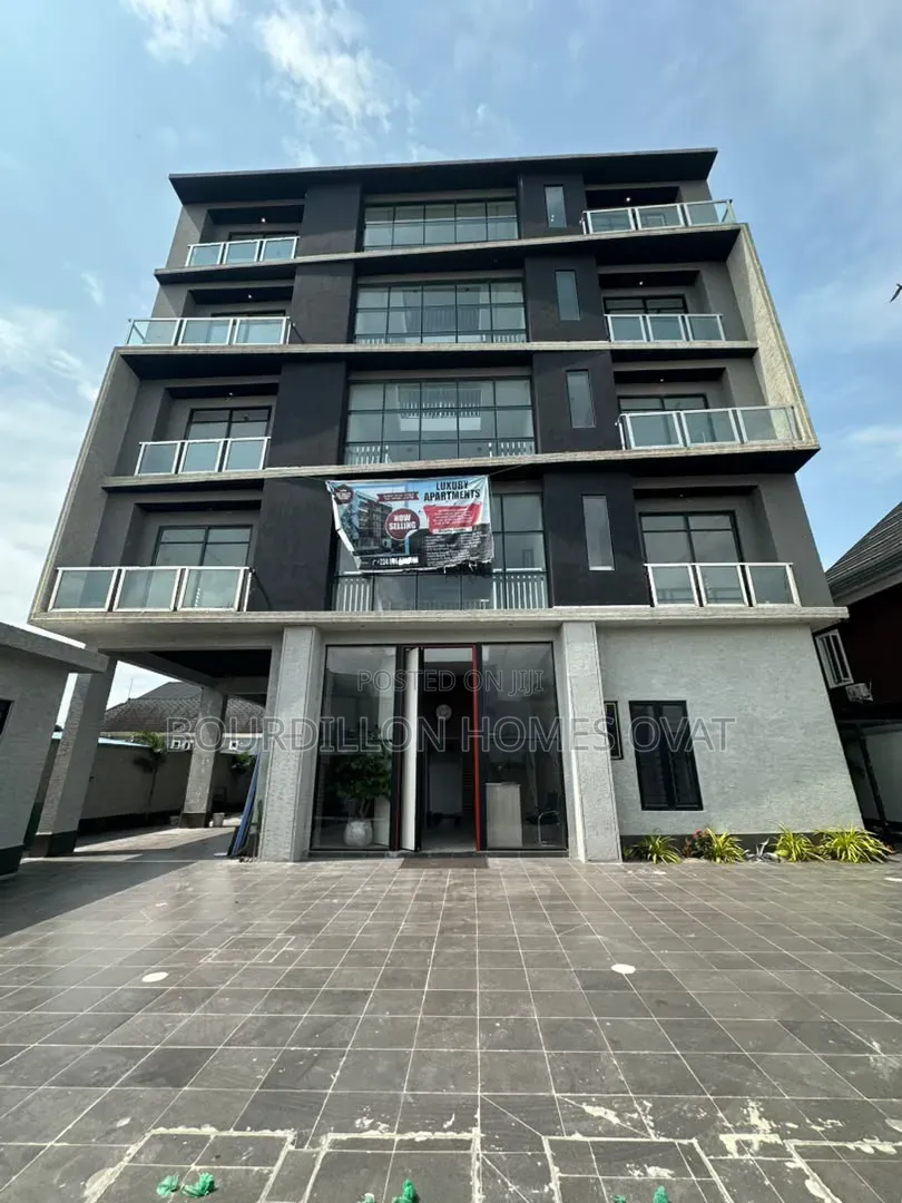 2bdrm Apartment in Lekki Phase 1 Lagos for sale