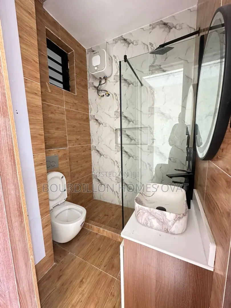 2bdrm Apartment in Lekki Phase 1 Lagos for sale