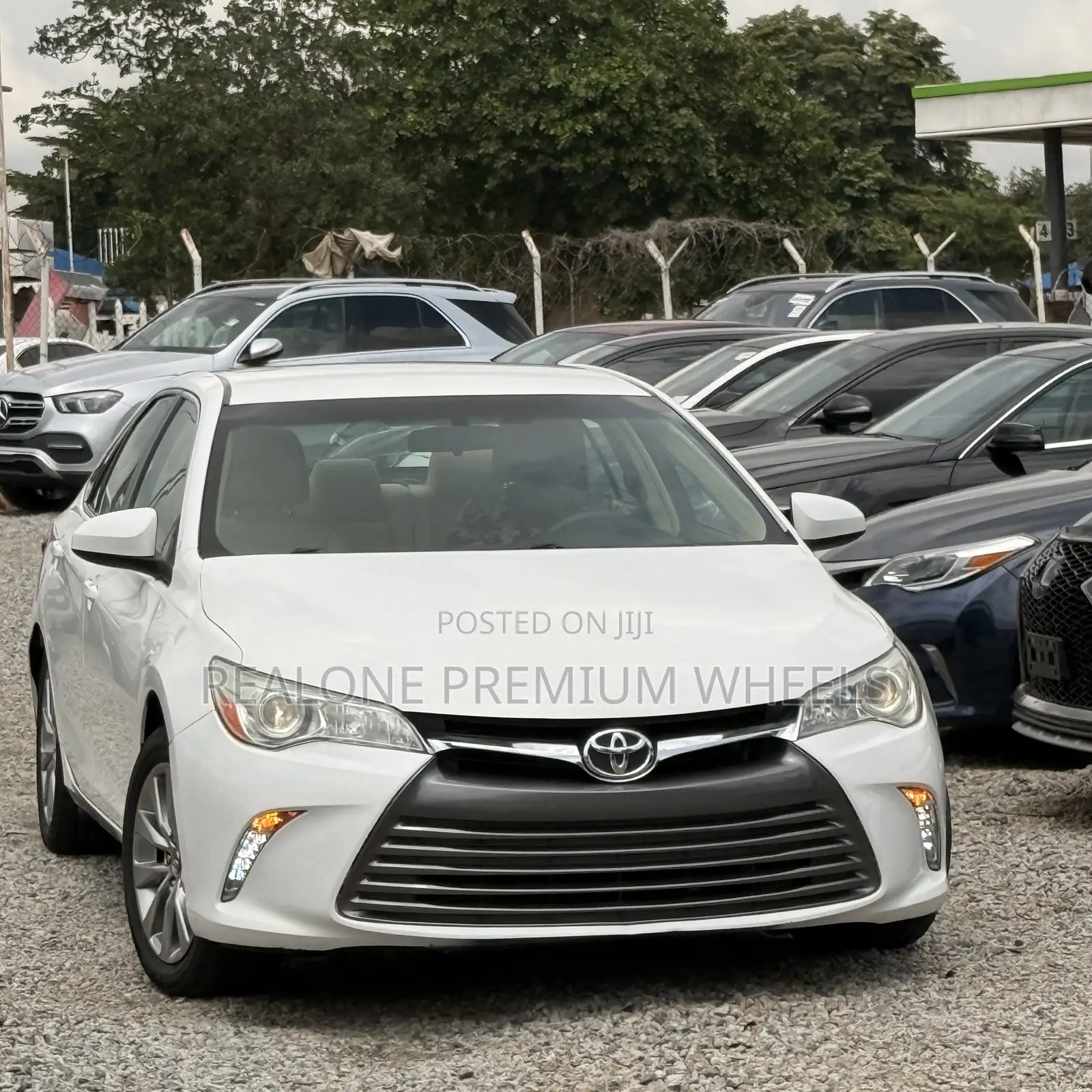 Toyota Camry XLE 4dr Sedan (2.5L 4cyl 6A) 2016 White