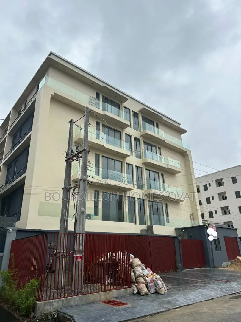 2bdrm Apartment in Lekki Phase 1 Lagos for sale