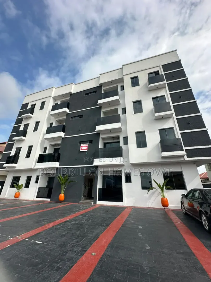 2bdrm Apartment in Lekki Phase 1 Lagos for sale