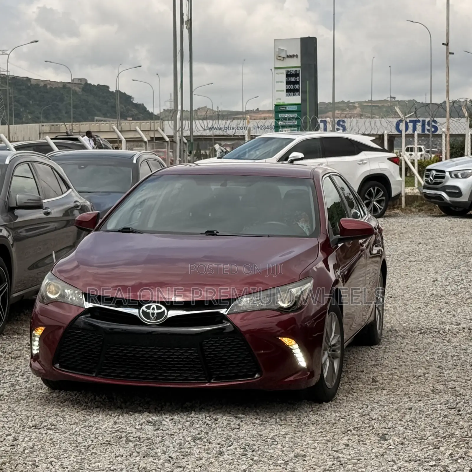 Toyota Camry 2016 Red
