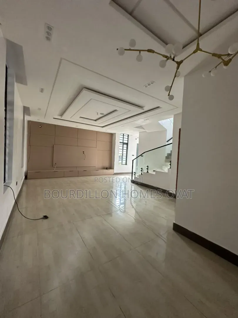 5bdrm Duplex in Lekki Phase 1 Lagos for sale