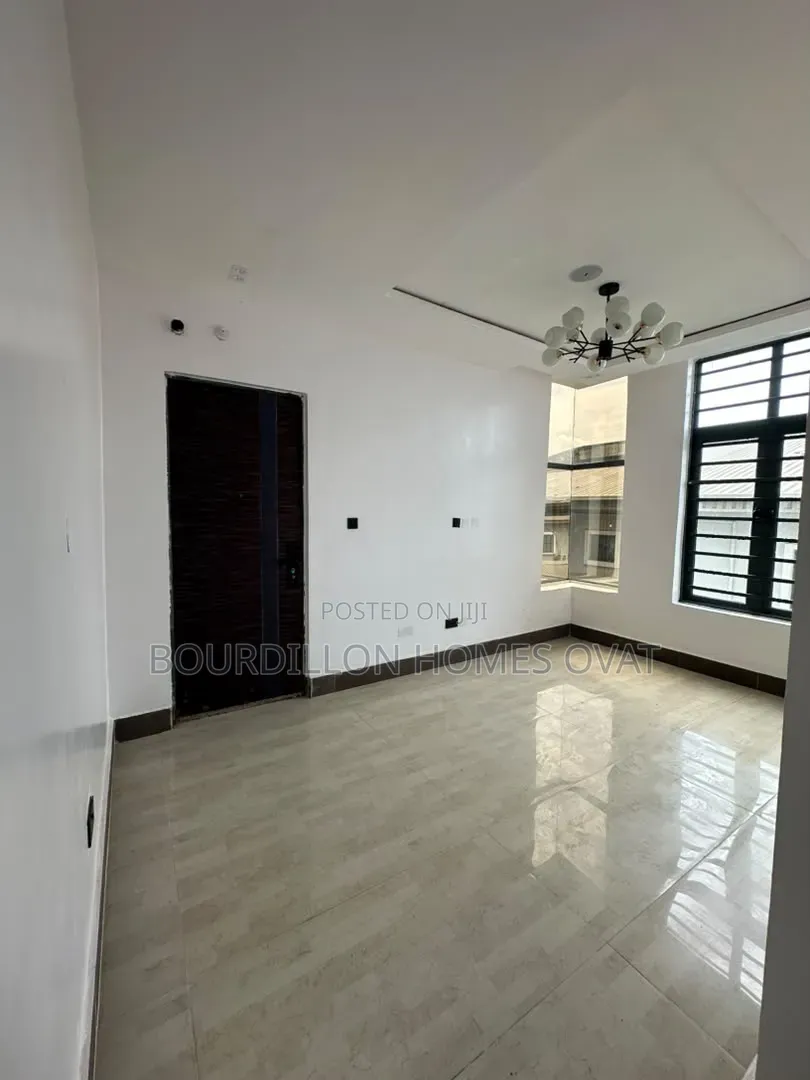 5bdrm Duplex in Lekki Phase 1 Lagos for sale