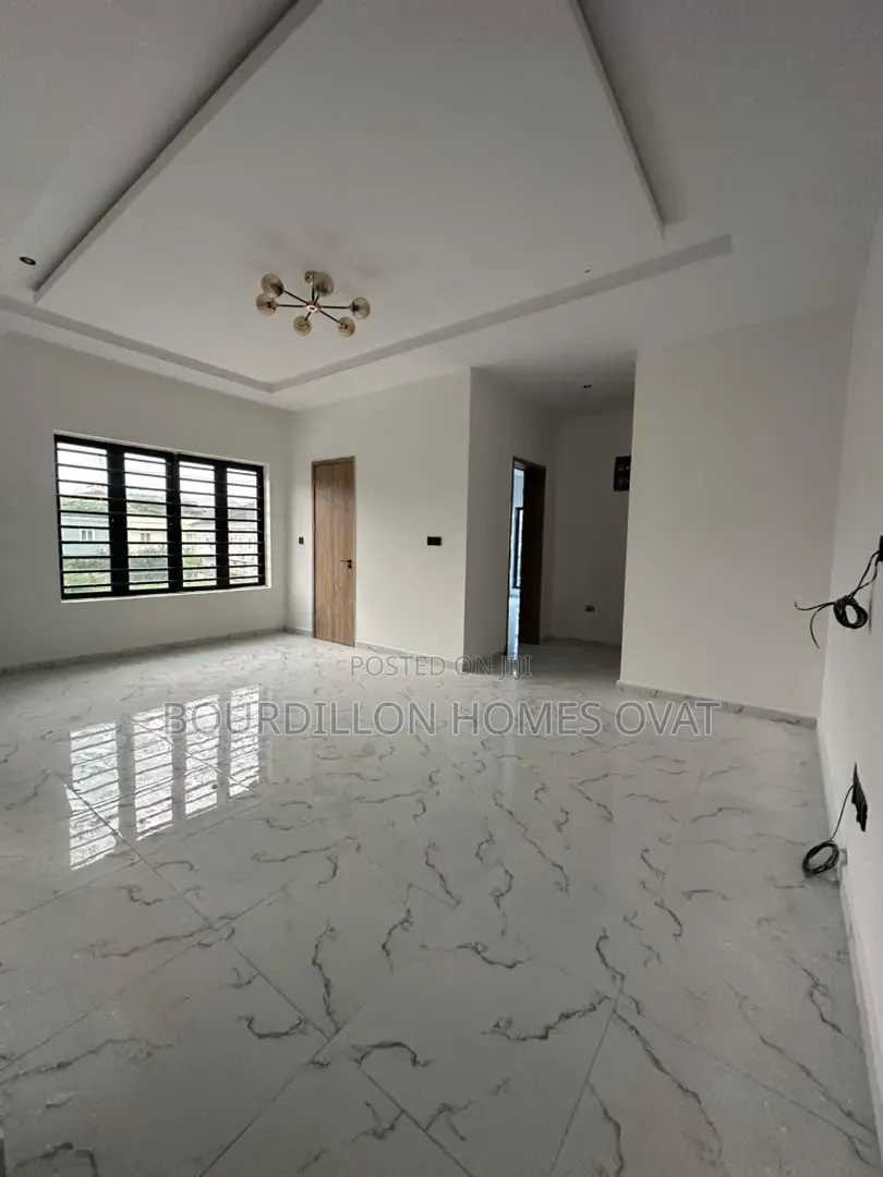 2bdrm Apartment in Lekki Phase 1 Lagos for sale
