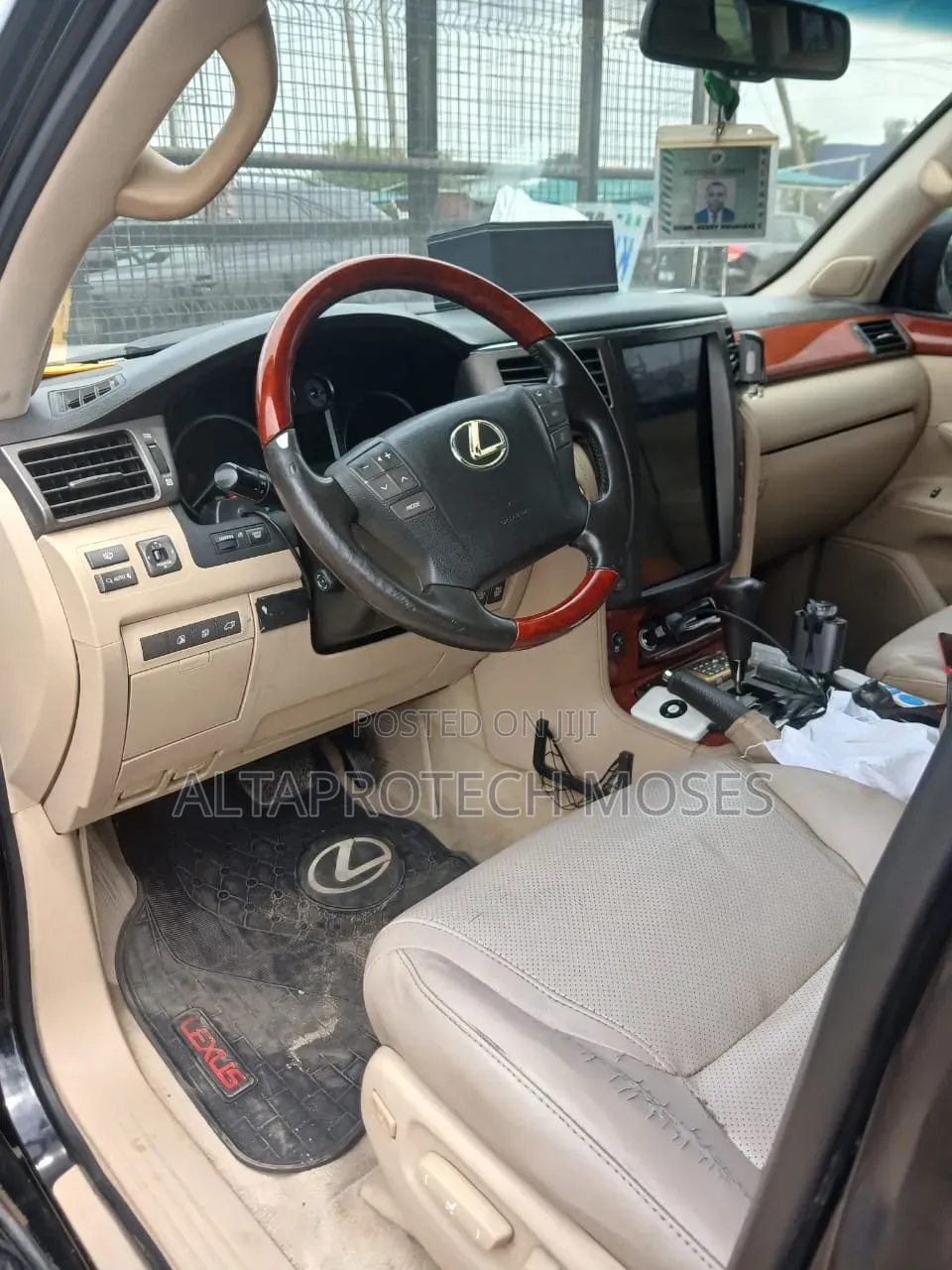 Lexus LX 570 2011 Black