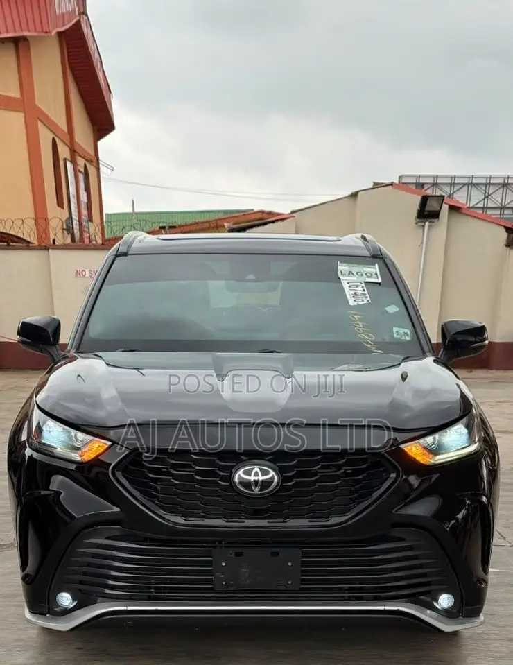 Toyota Highlander XSE 2021 Black