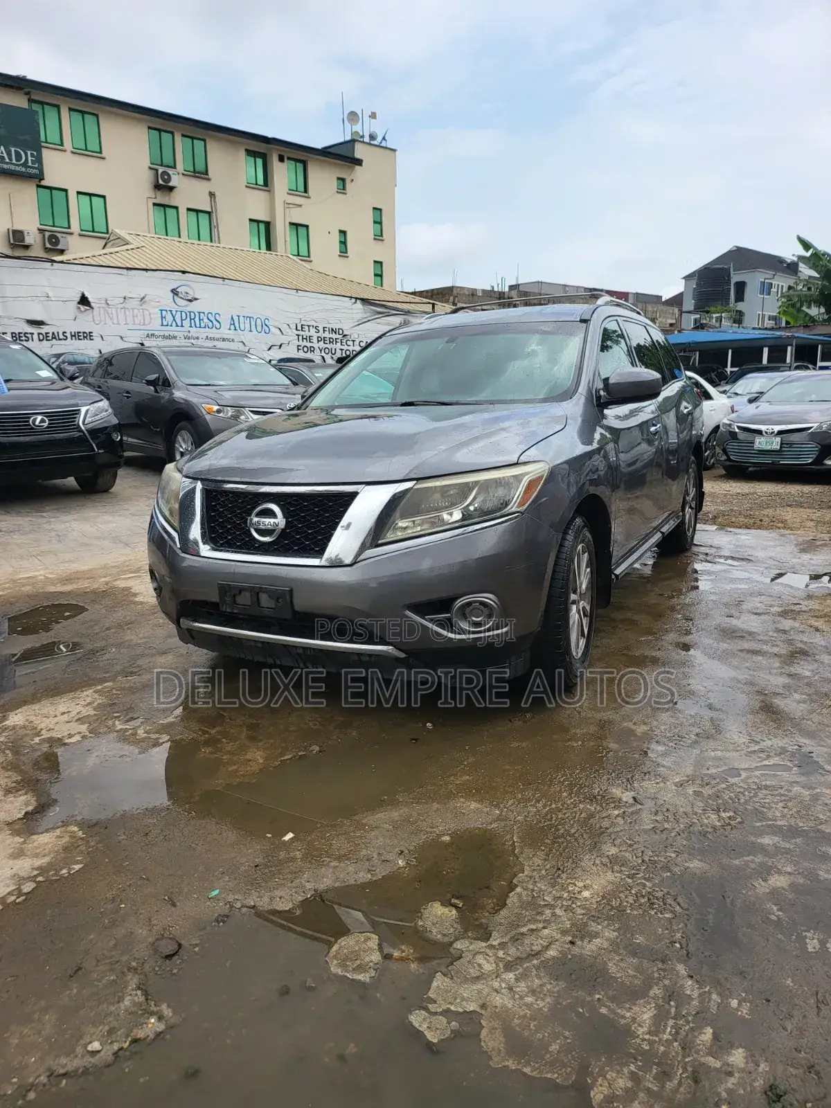 Nissan Pathfinder SL 4dr 4x4 (3.5L 6cyl) 2016 Gray