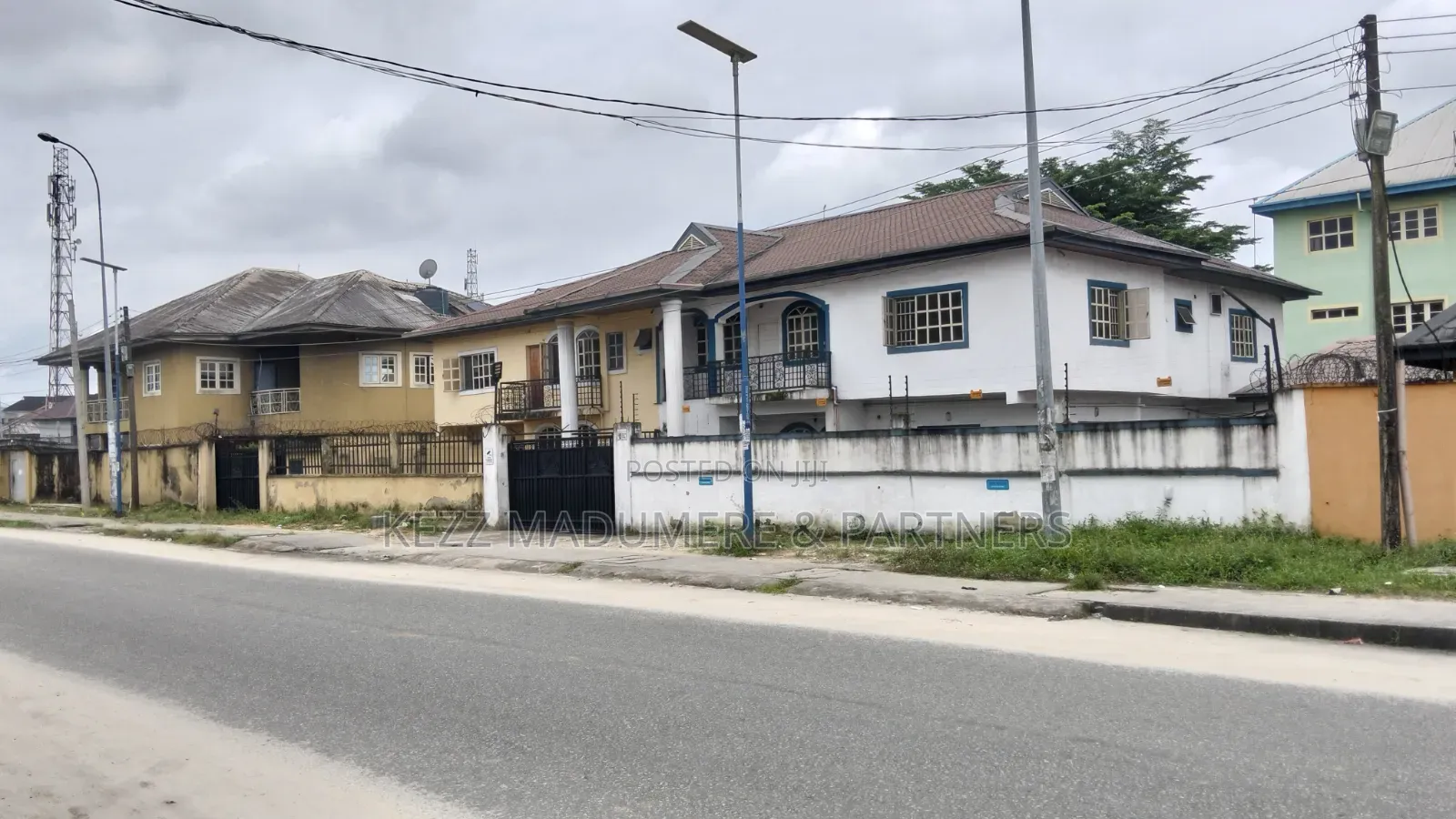 10bdrm Duplex in Stadium Road , Port for sale