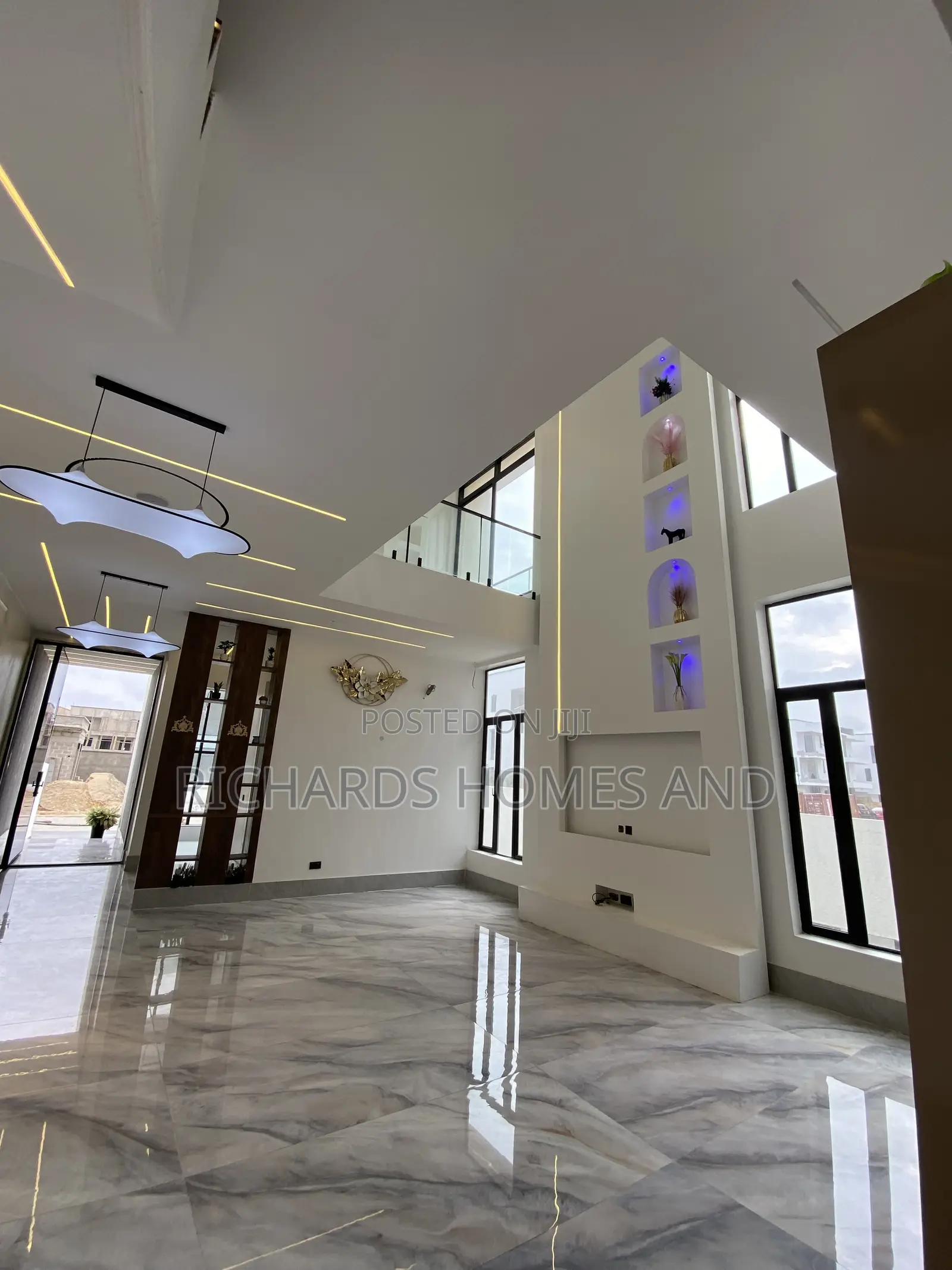 5bdrm Duplex in Lekki Phase 1 for sale