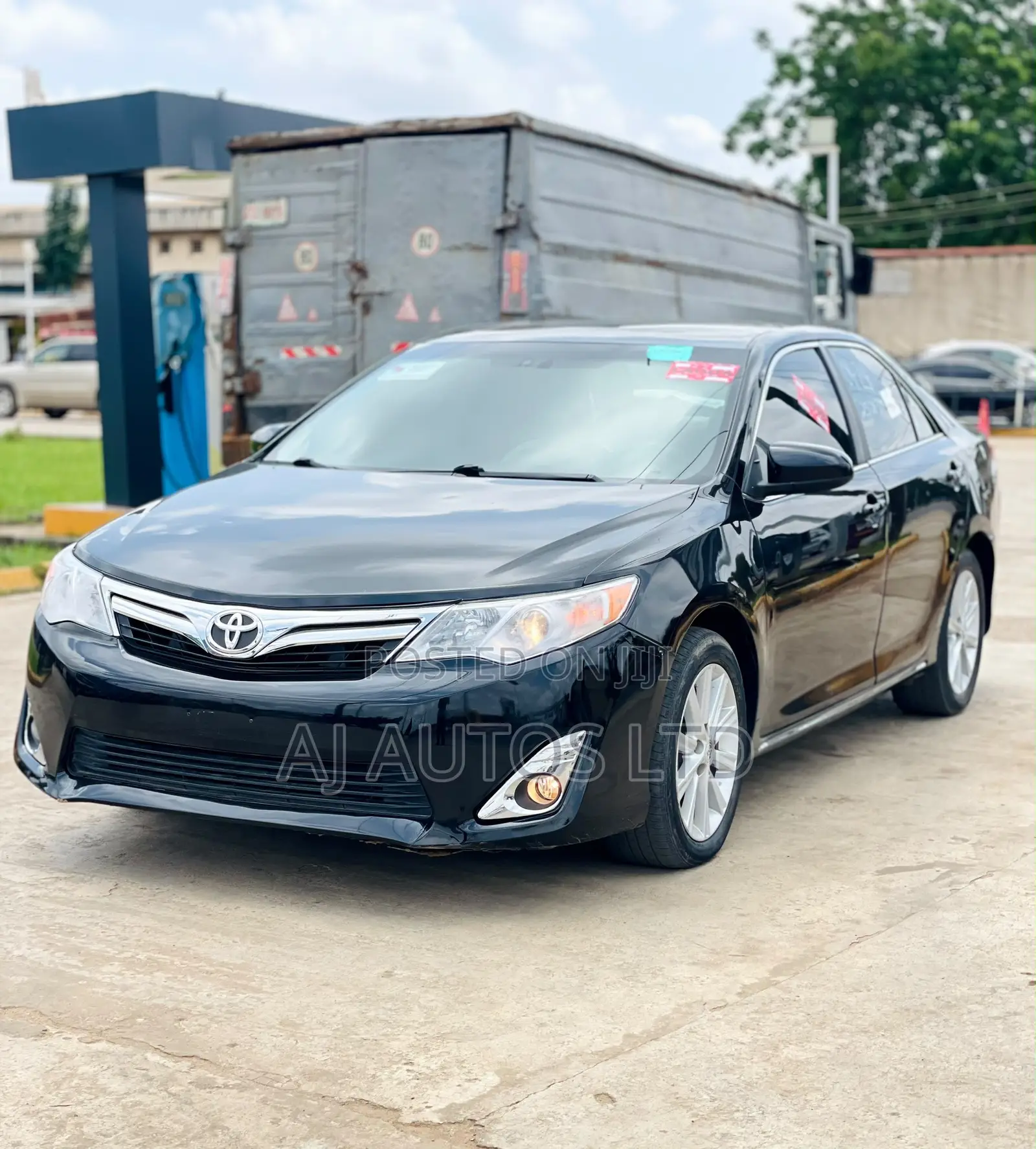Toyota Camry XLE 4dr Sedan (2.5L 4cyl 6A) 2013 Black