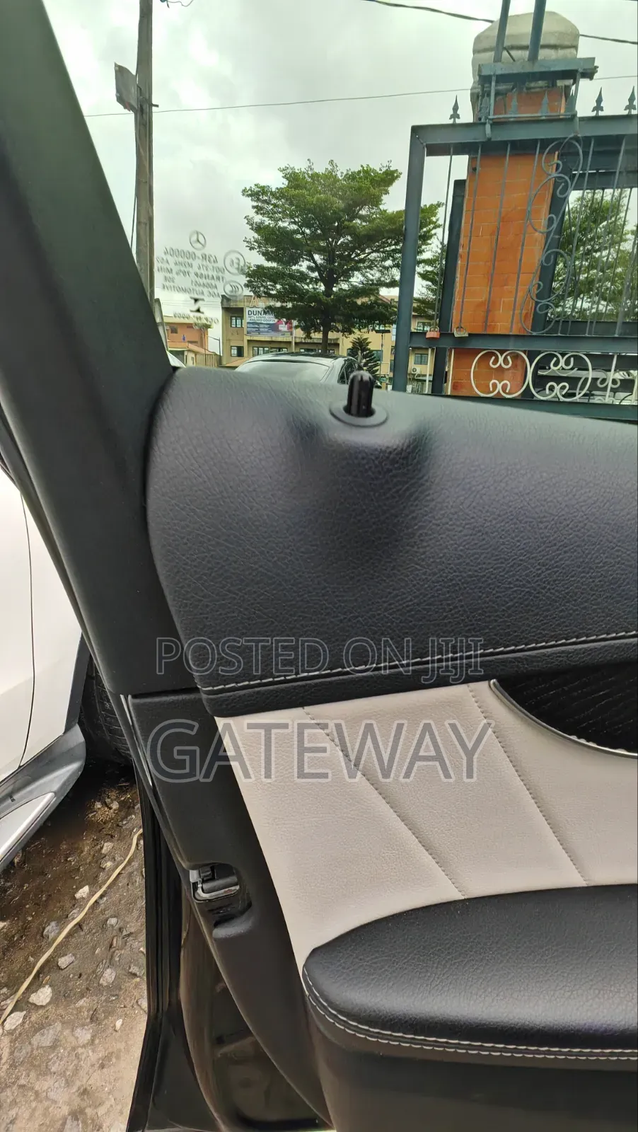 Mercedes-Benz C300 2016 Black