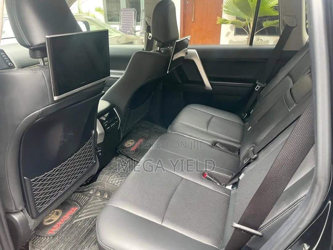 Toyota Land Cruiser 76 Series 2022 Black