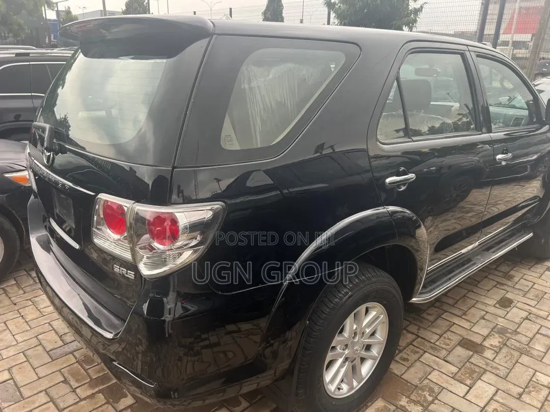 Toyota Fortuner 2015 Black