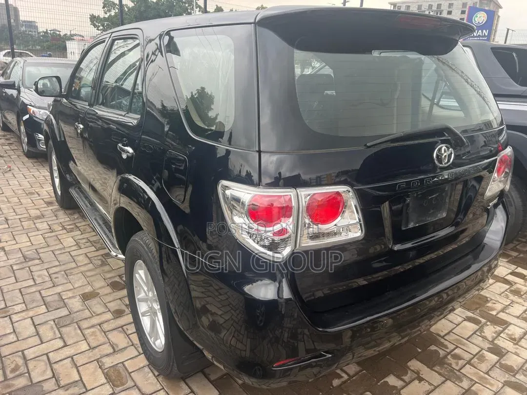 Toyota Fortuner 2015 Black