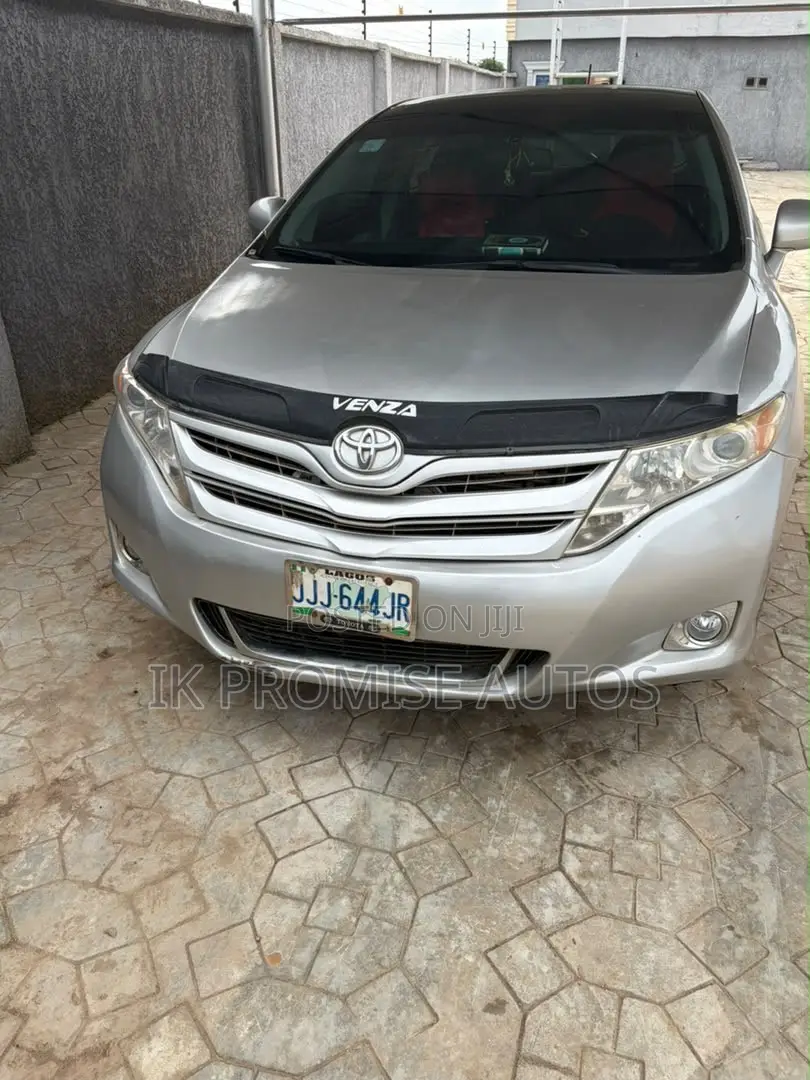 Toyota Venza 2010 Silver