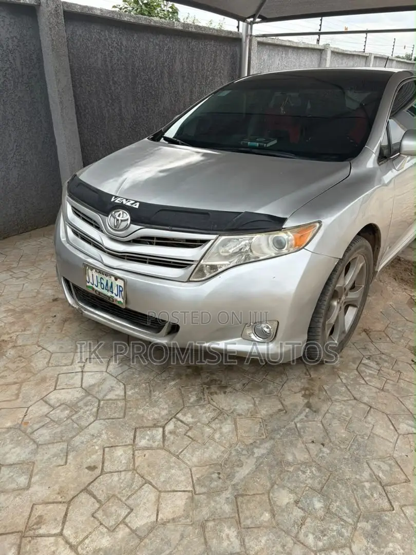 Toyota Venza 2010 Silver