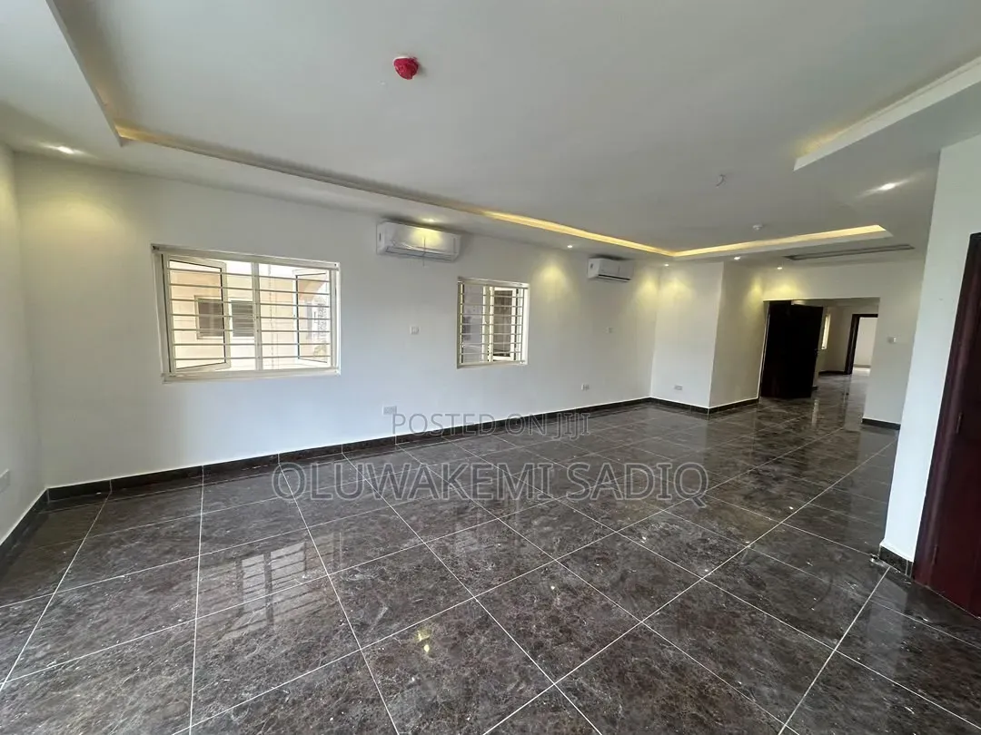 4bdrm Apartment in Banana Island Ikoyi for rent