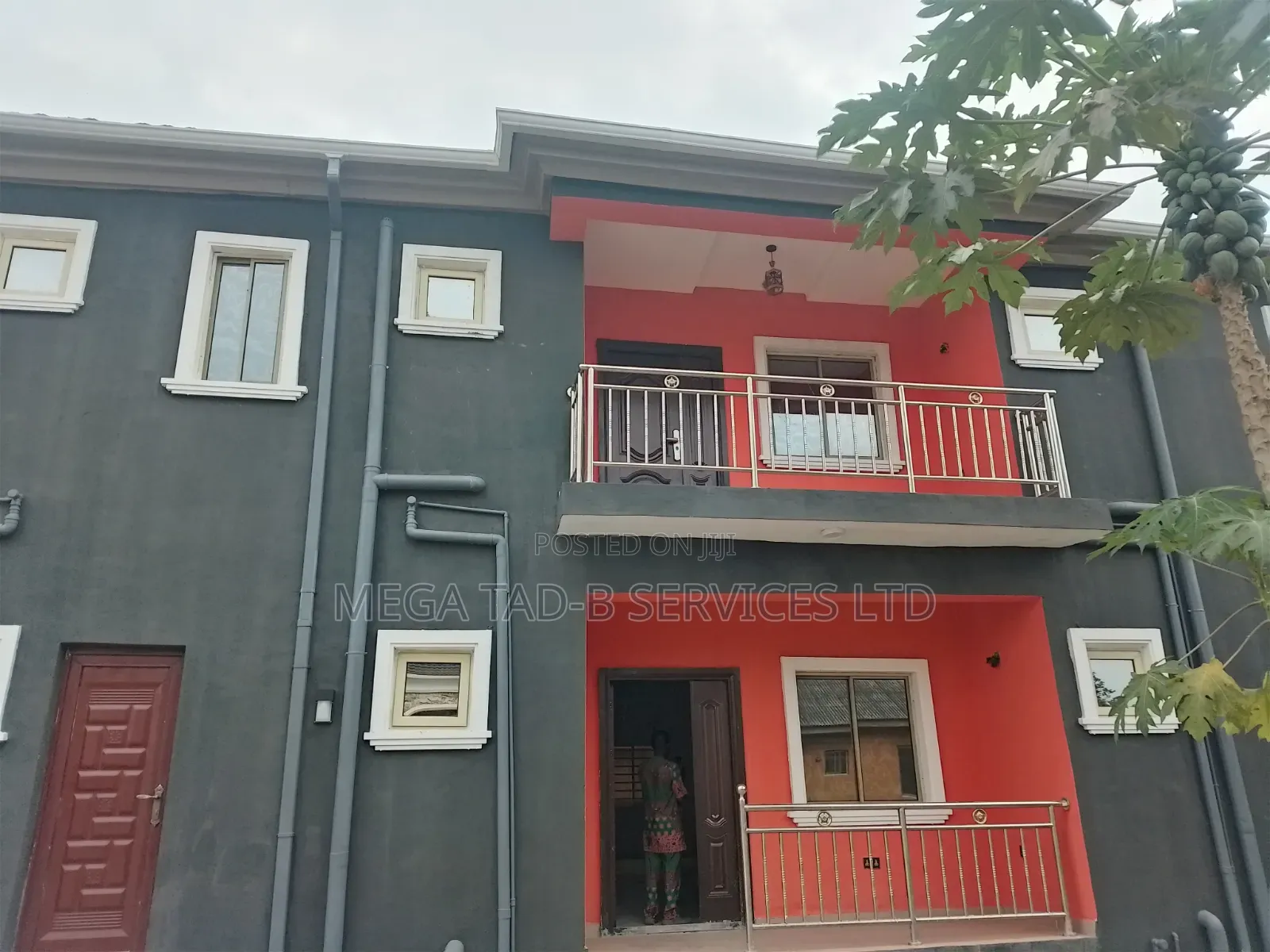 3bdrm Block of Flats in Magboro Estate, Berger for rent