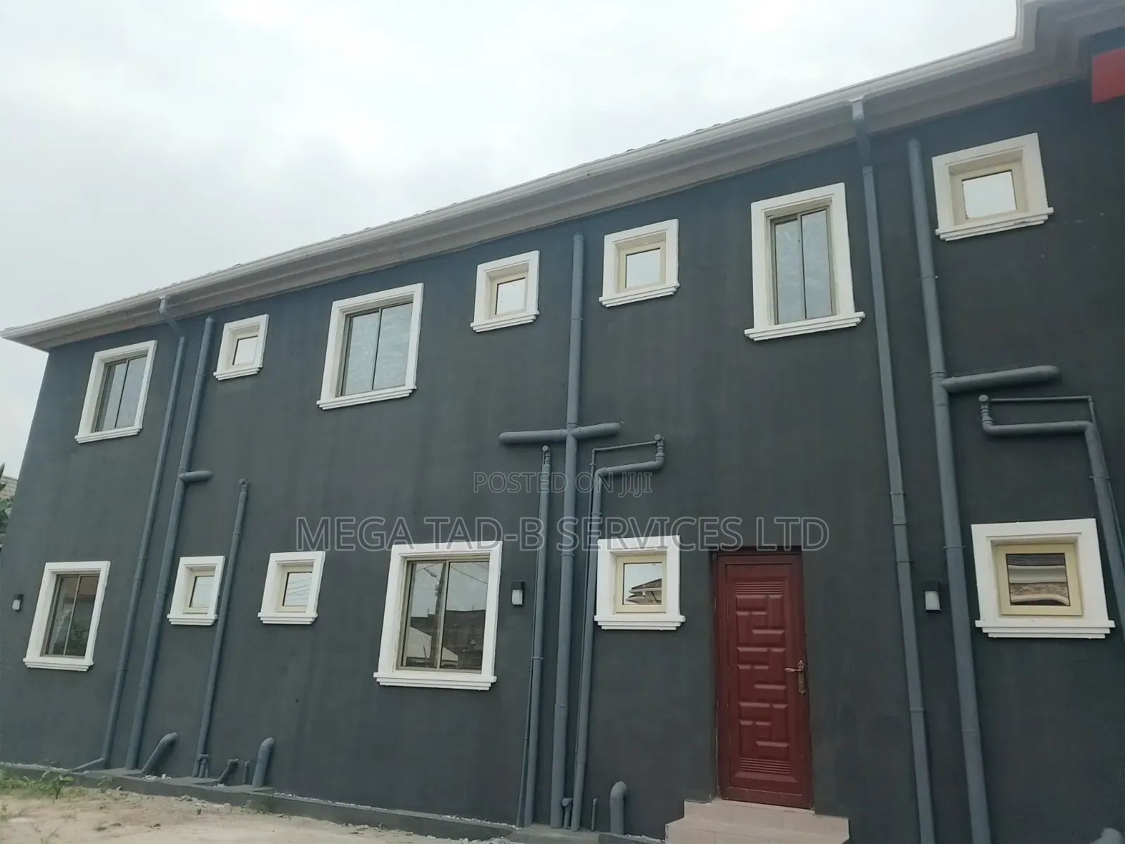 3bdrm Block of Flats in Magboro Estate, Berger for rent