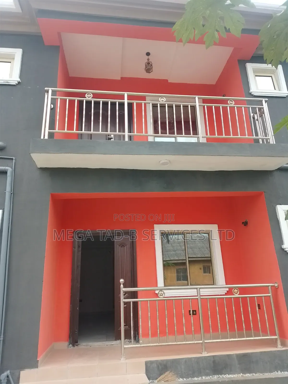 3bdrm Block of Flats in Magboro Estate, Berger for rent