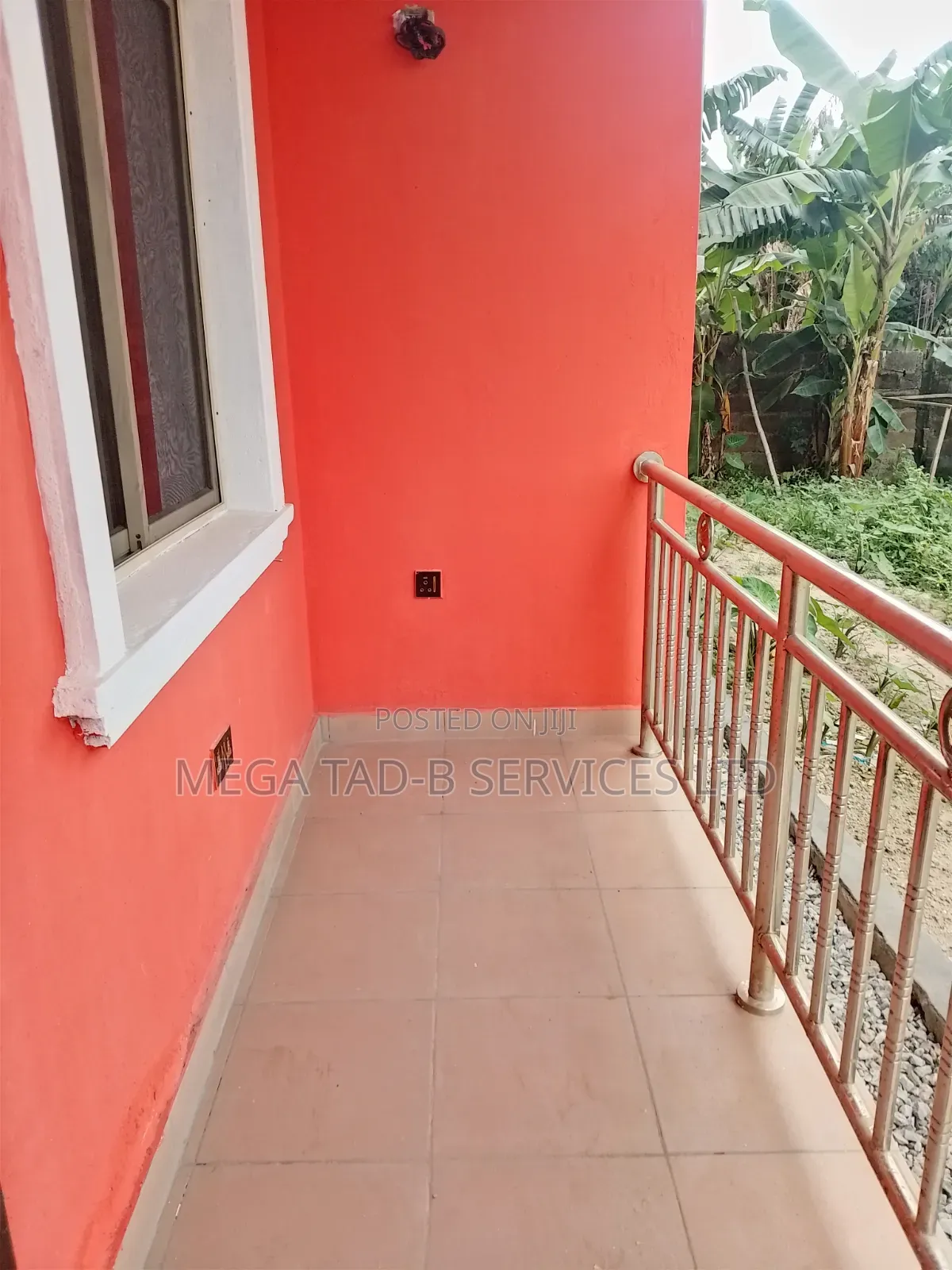 3bdrm Block of Flats in Magboro Estate, Berger for rent