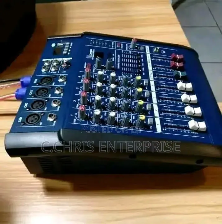 Powered Mixer 4 Channels