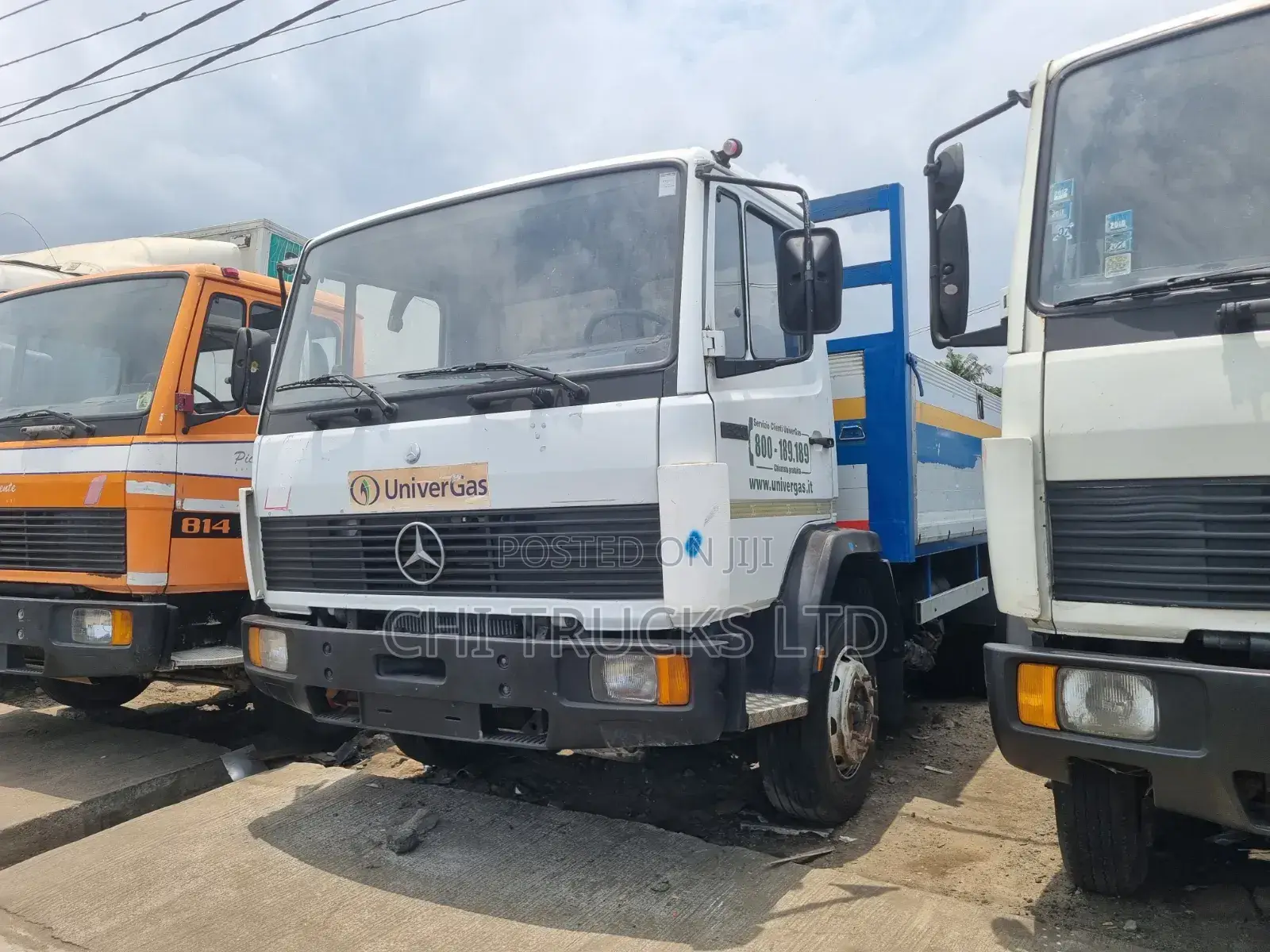 Mercedes-Benz 1320 Flat Bed Truck