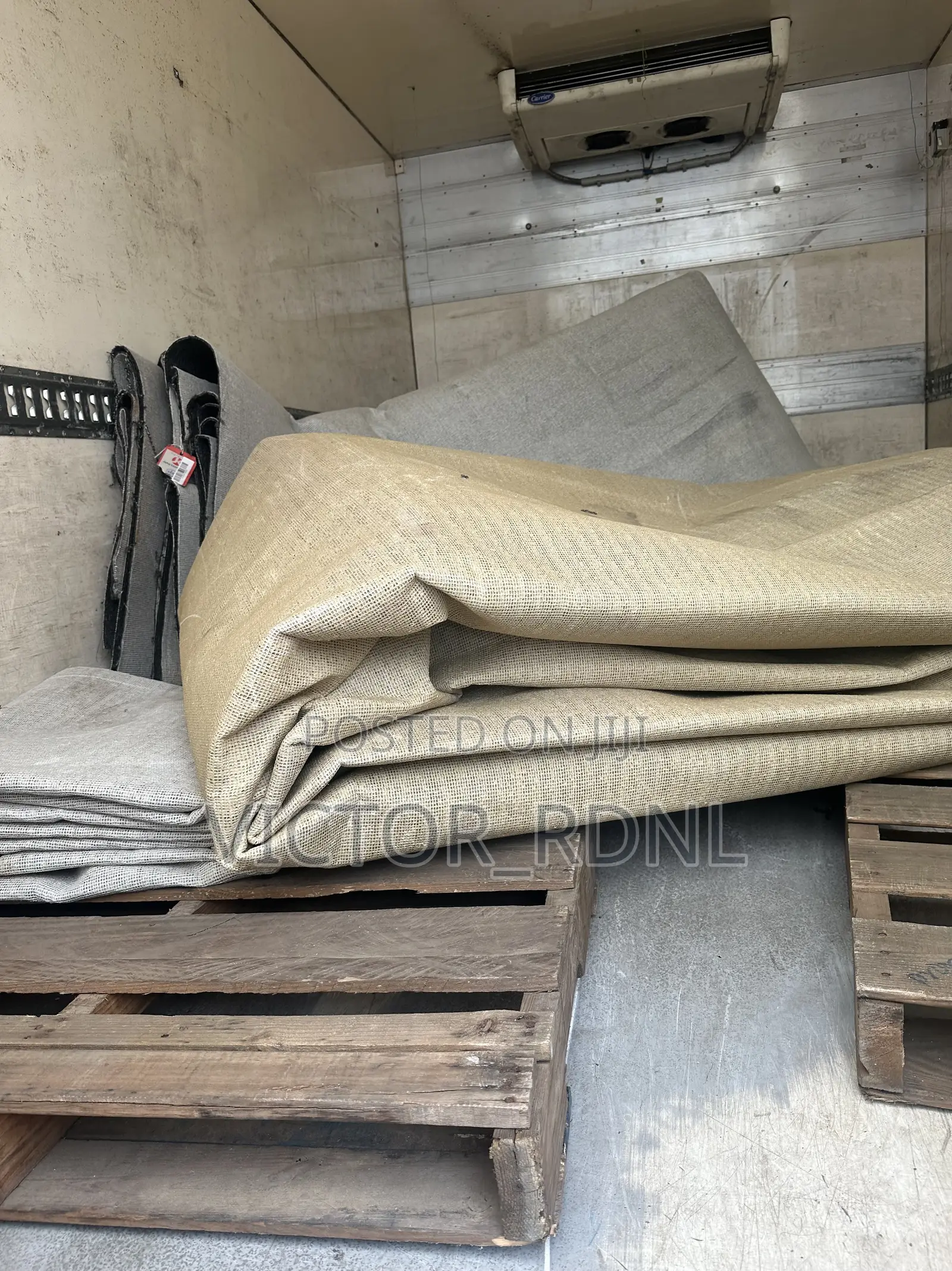 Tough Wall to Wall Rug for Floor