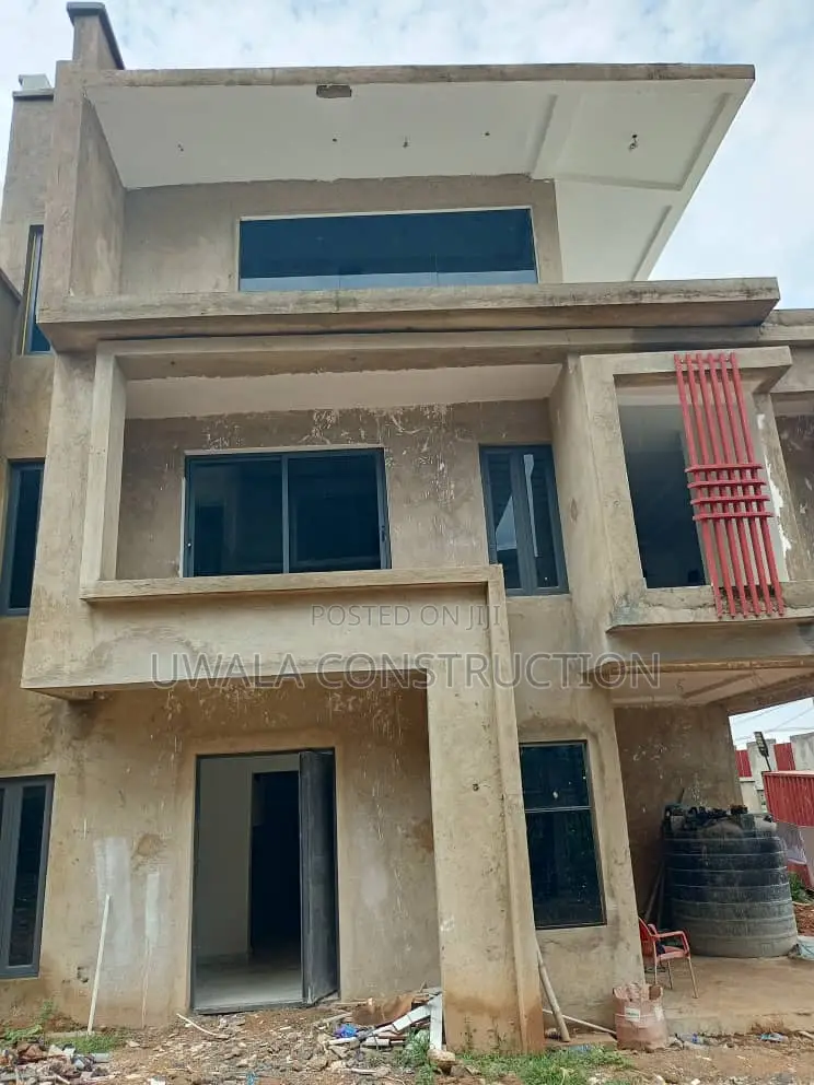 5bdrm Duplex in Mabushi for sale