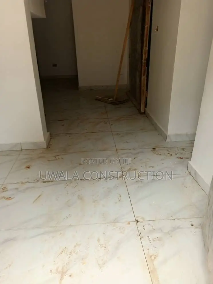 5bdrm Duplex in Mabushi for sale