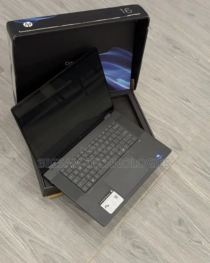 New Laptop HP OmniBook X Flip 14" 16GB Intel Core i7 SSD 512GB