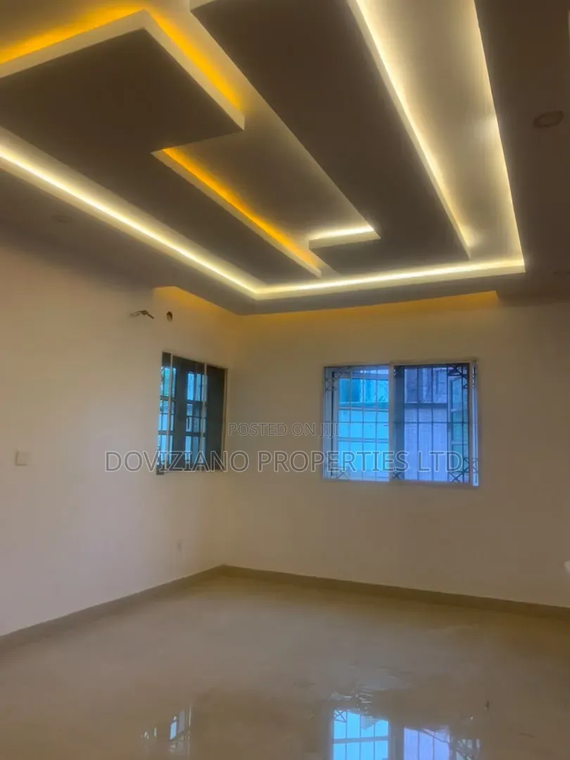 3bdrm Apartment in Lekki Phase 1 for rent