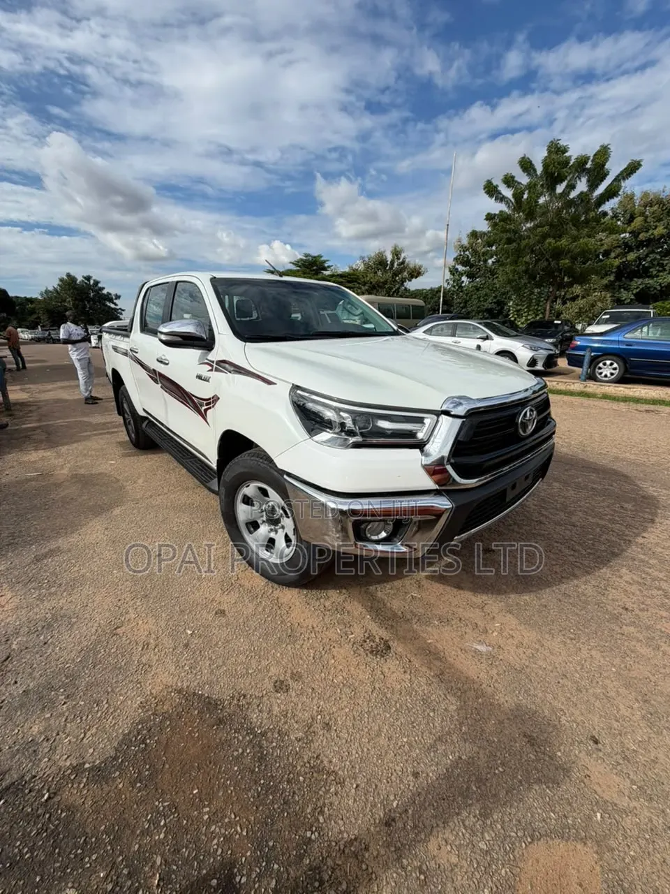 Toyota Hilux 2021 White