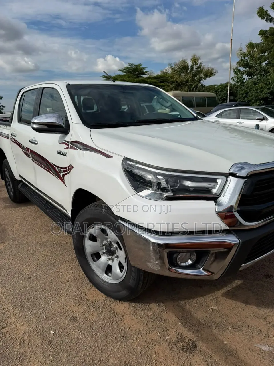 Toyota Hilux 2021 White