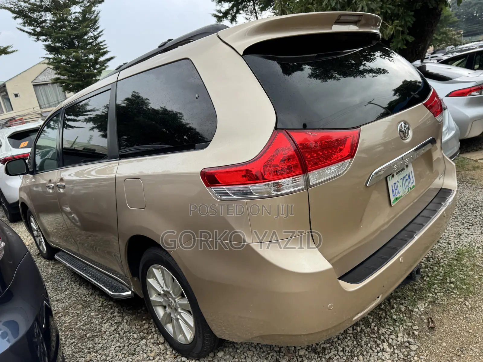 Toyota Sienna Limited 7 Passenger 2011 Gold