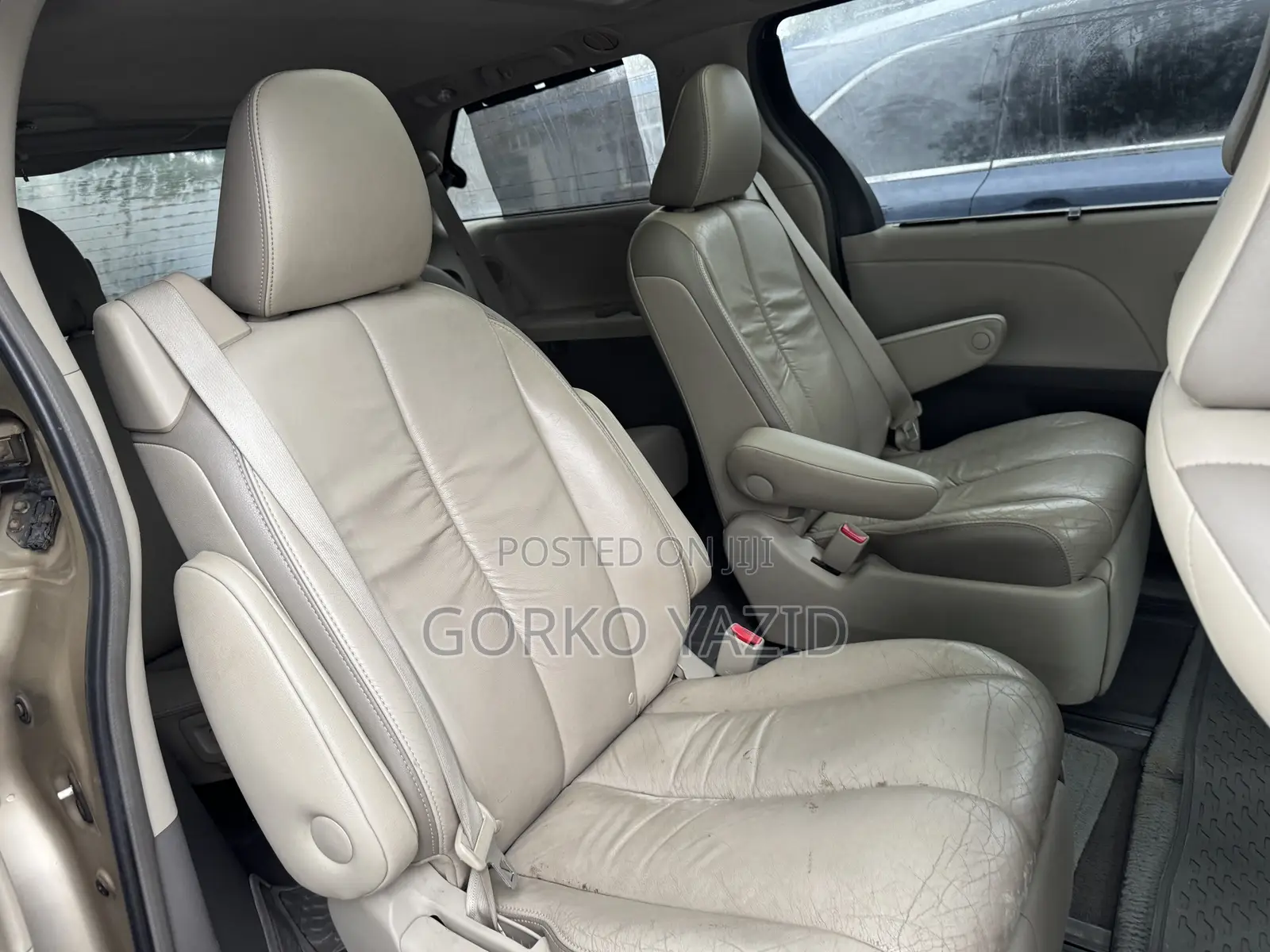 Toyota Sienna Limited 7 Passenger 2011 Gold