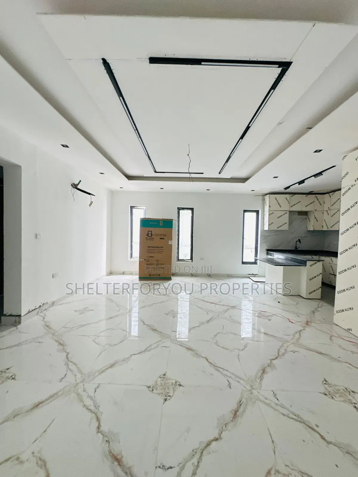 3bdrm Penthouse in Lekki Phase 1 for sale