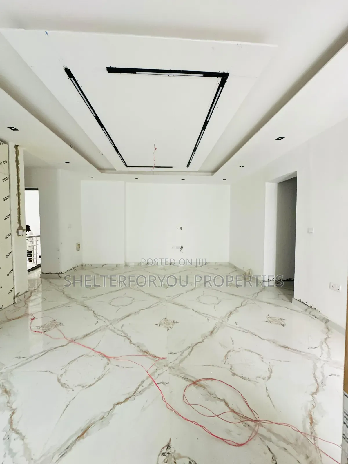 3bdrm Penthouse in Lekki Phase 1 for sale