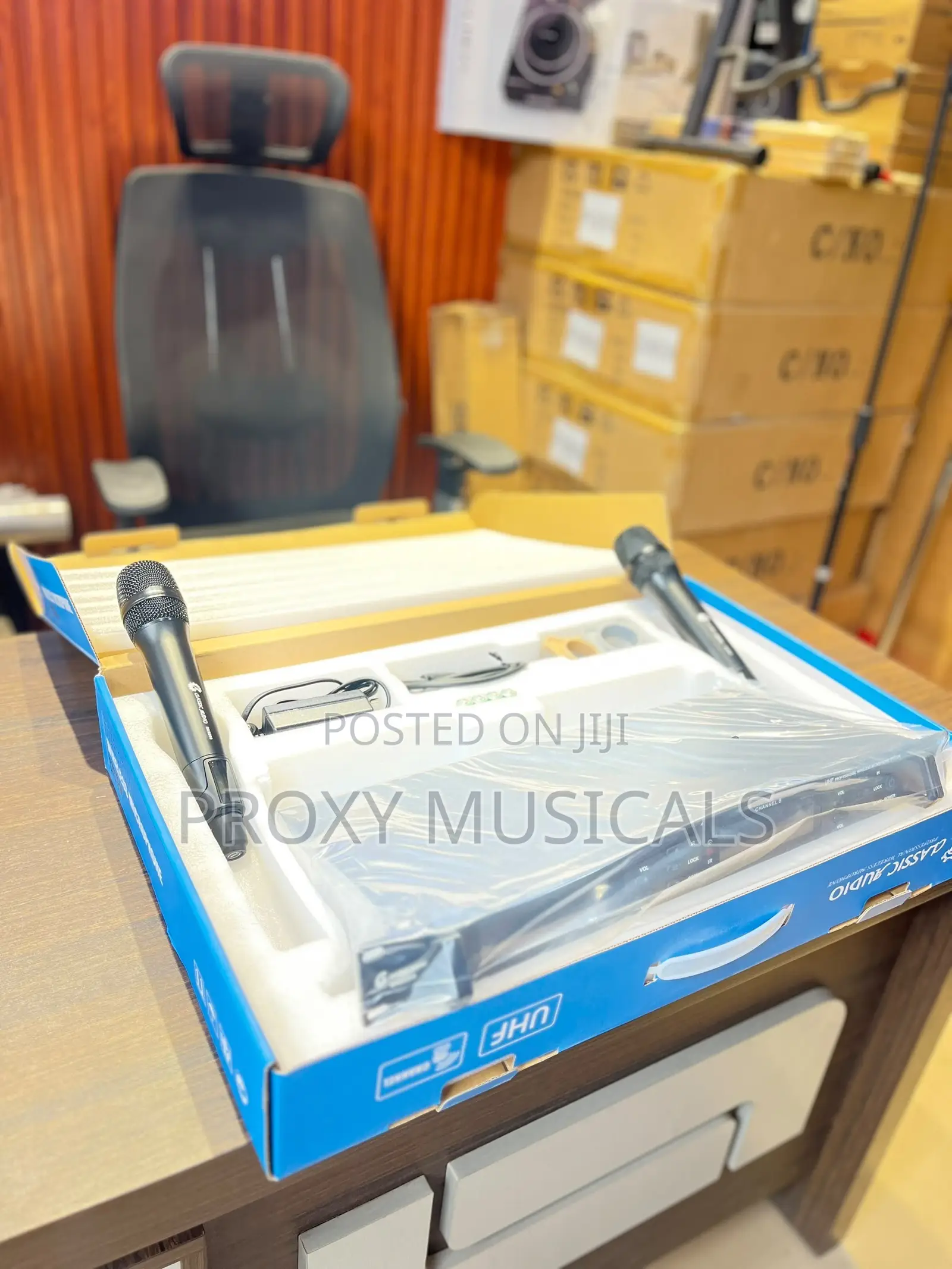 Classic Audio SN8000 Professional Wireless Microphone System