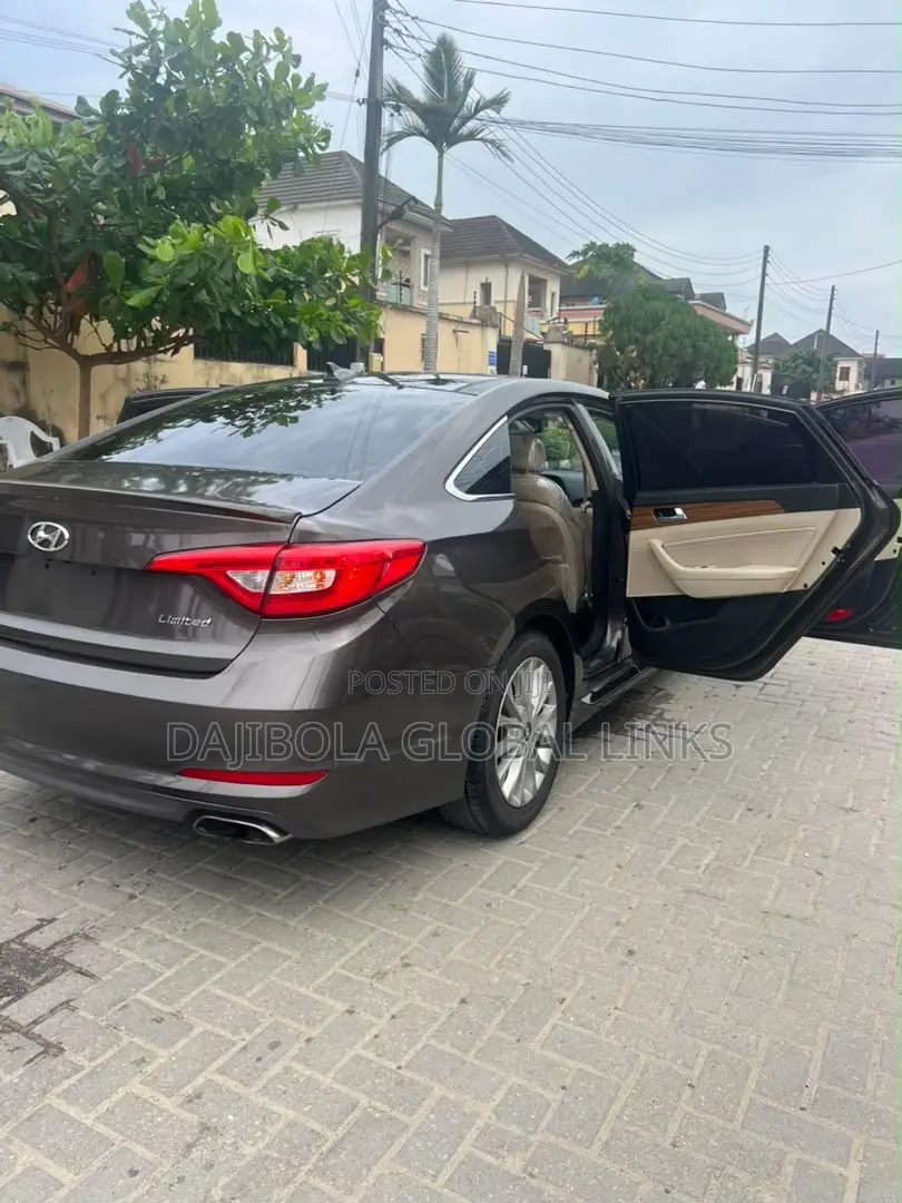 Hyundai Sonata Limited 4dr Sedan (2.4L 4cyl 6A) 2015 Brown