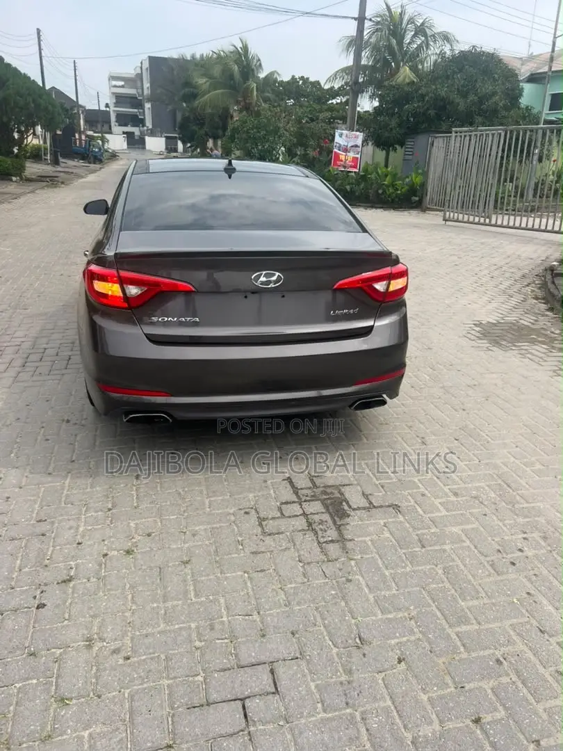 Hyundai Sonata Limited 4dr Sedan (2.4L 4cyl 6A) 2015 Brown
